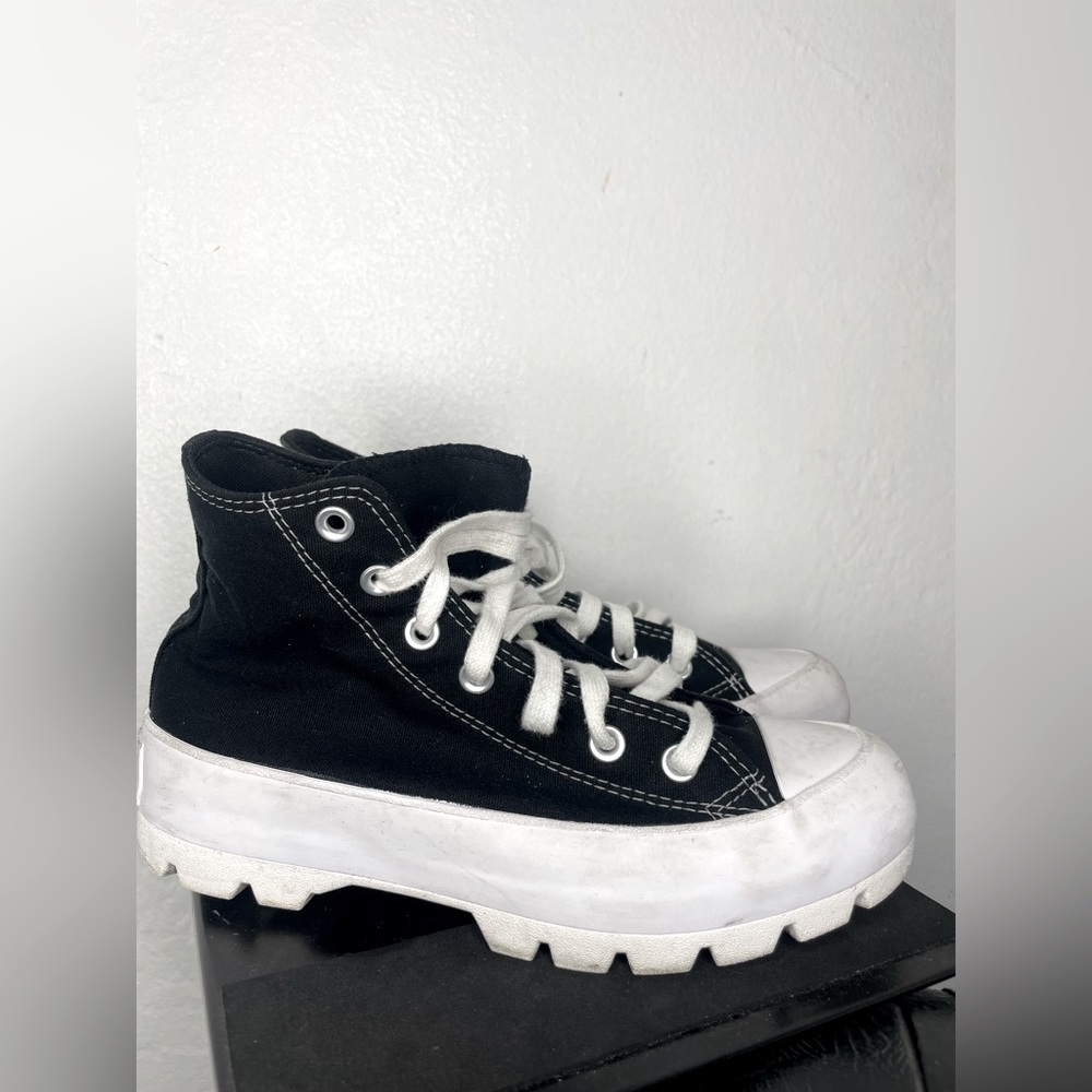 Women's Chuck Taylor All Star Lugged High Top Sneaker Black and White Size 7.5